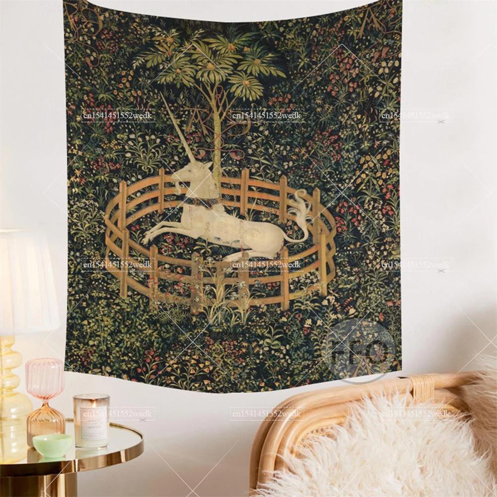 The Unicorn In straight Wall T - Home Decor Yoga recensione e prezzo